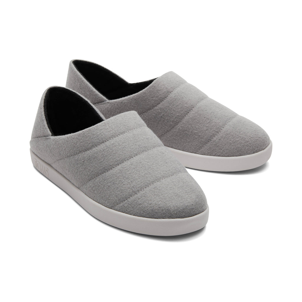 Ezra Grey Faux Fleece Convertible Slipper Front View