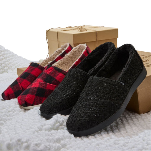 Laydown image of the black boucle alpargata plus