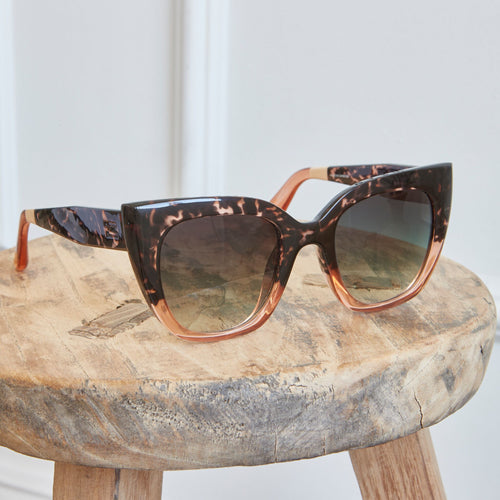 Sydney Blonde Tortoise Apricot Fade Traveler Sunglasses laydown image shot