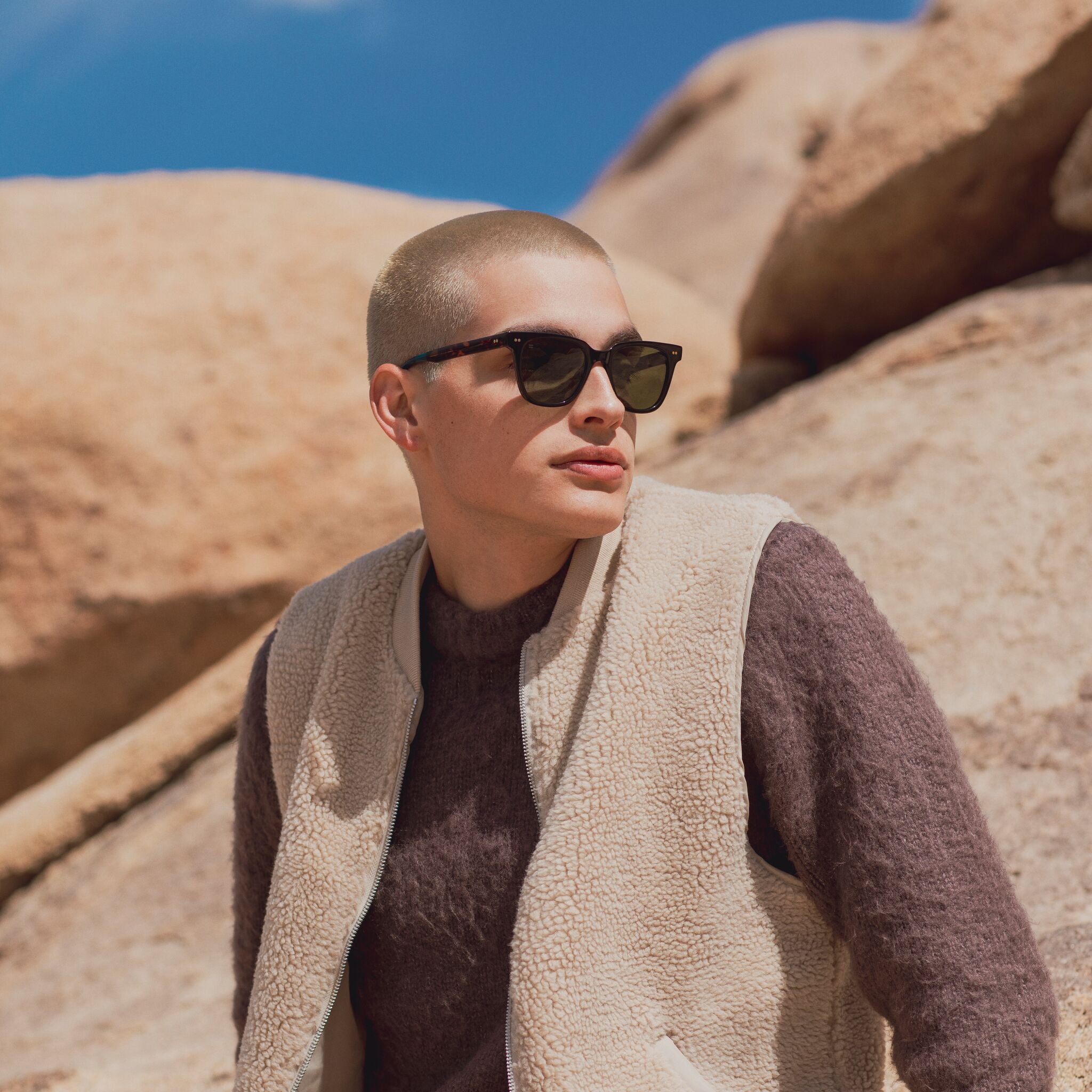 Unisex Memphis 301 Tortoise Polarized Handcrafted Sunglasses model image