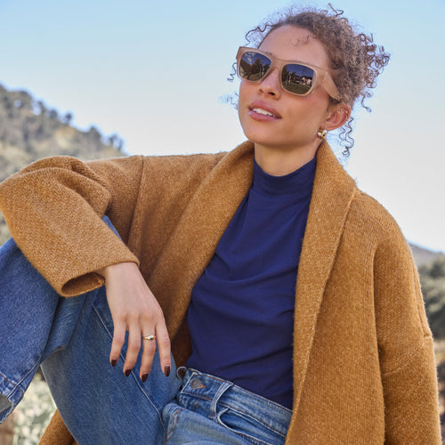 Devon Traveler Sunglasses in Matte Oatmilk with Shiny Crystal Fade on Model Image