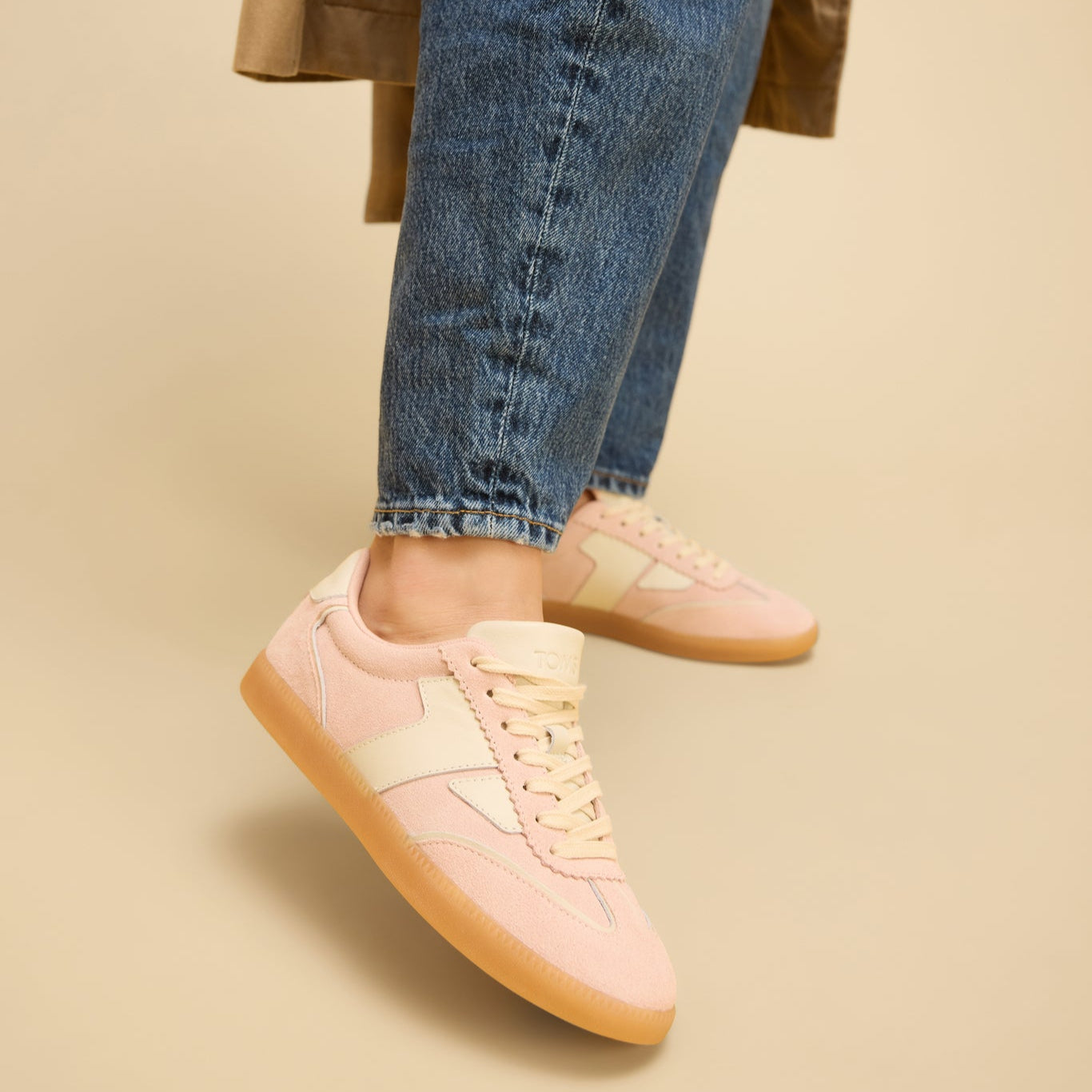 On figure image of the pale rose Collins lace up sneaker