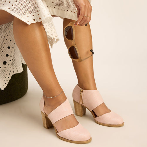 On figure image of the ballet pink Milan Heels