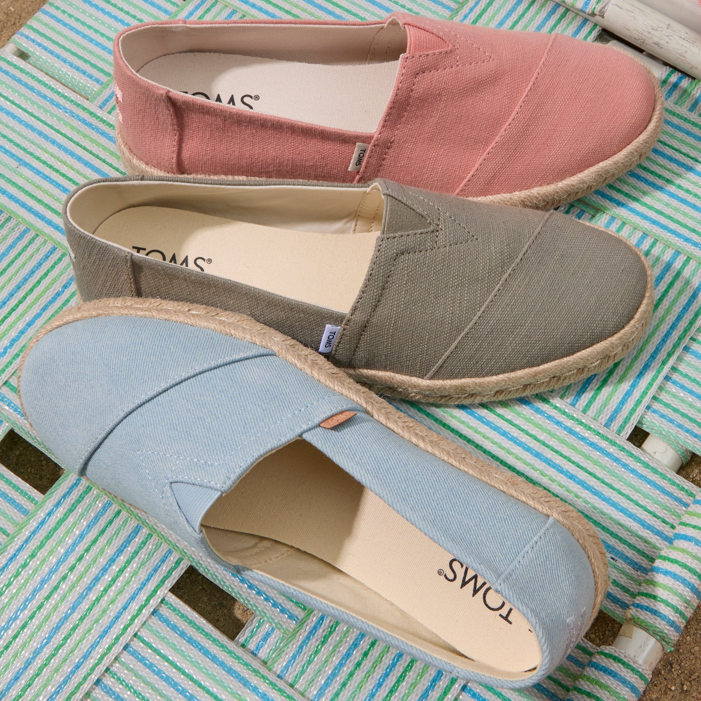 Laydown image of the recycled cotton Alpargata Rope 2.0's