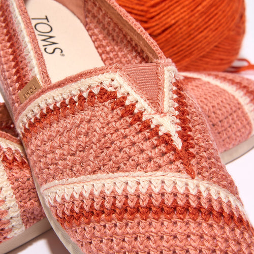 Up close detail image of the bloom crochet women's Alpargata