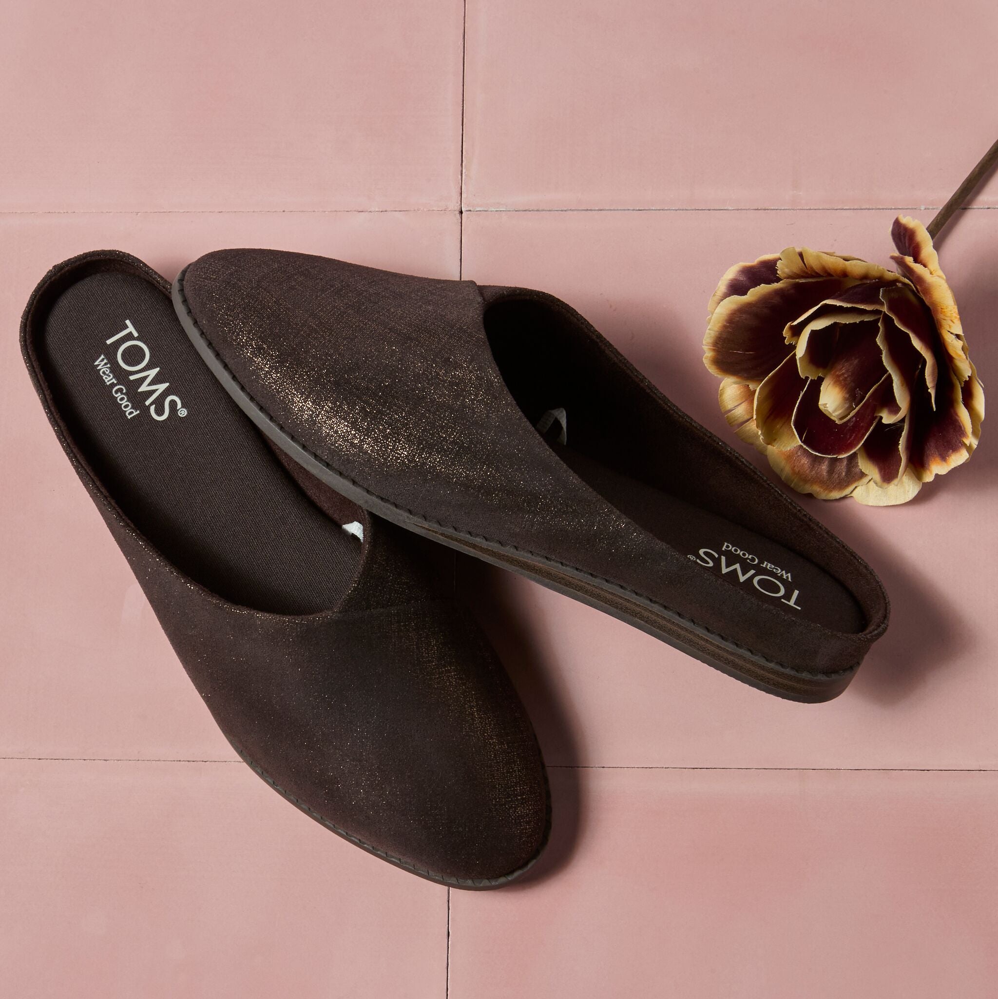 Laydown image of the chocolate brown shimmer Amelia mule