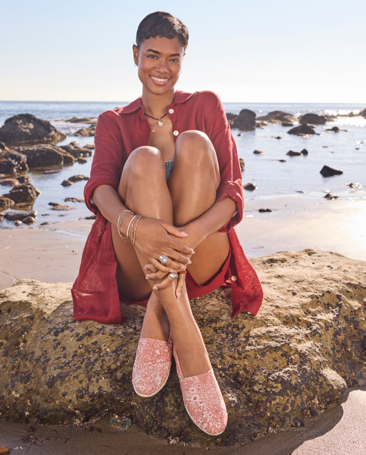 Model wearing Women's Alpargata Classic in Bloom Floral.